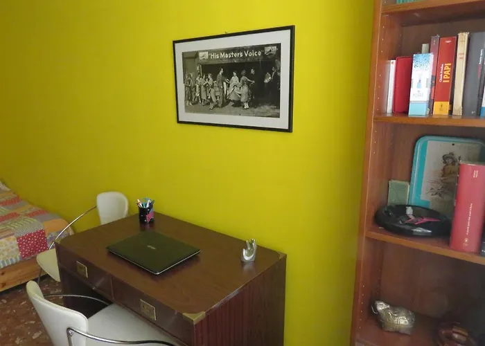 לינה וארוחת בוקר Maddy House